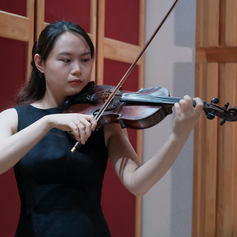 Nguyen Thi Minh Thinh Violin